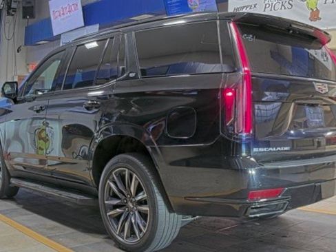 Used 2023 Cadillac Escalade Sport image 3