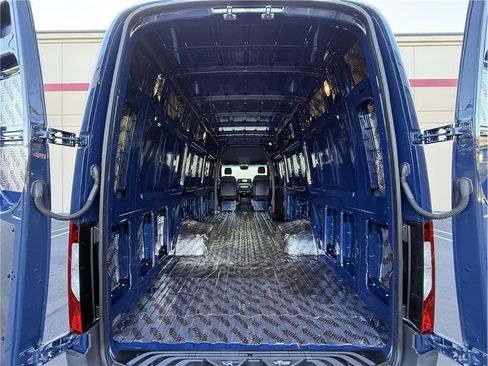 Used 2024 Mercedes-Benz Sprinter 3500 image 46