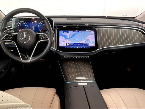 Certified 2025 Mercedes-Benz E 350 4MATIC Sedan image 13