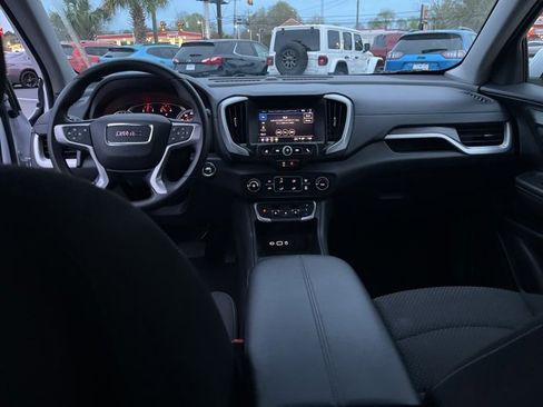 Used 2024 GMC Terrain SLE image 15