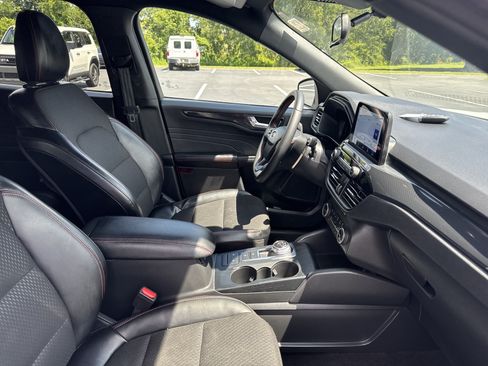 Used 2025 Ford Escape ST-Line Select AWD/4WD image 33