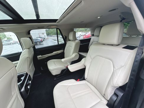 Used 2021 Ford Expedition Platinum AWD/4WD image 25