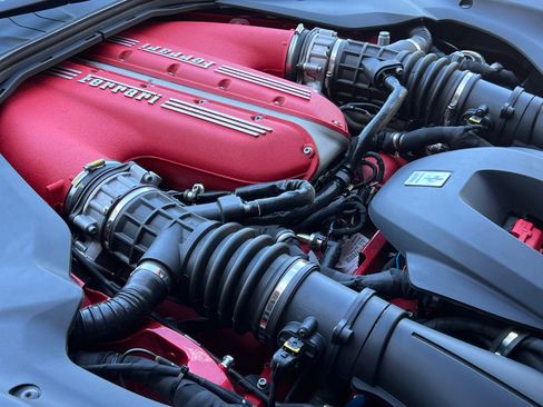 Used 2025 Ferrari 12Cilindri RWD image 46
