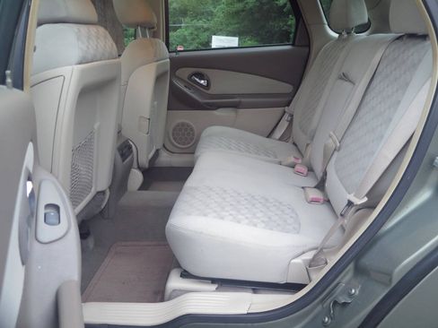 Used 2005 Chevrolet Malibu LS w/ Preferred Equipment Group FWD image 12