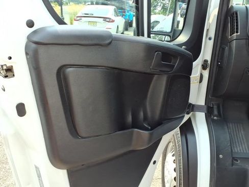 Used 2025 RAM ProMaster 2500 w/ Convenience Group FWD image 11