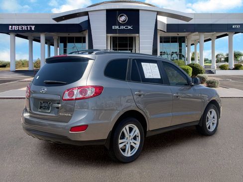 Used 2011 Hyundai Santa Fe SE FWD image 3
