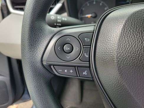 Used 2025 Toyota Corolla LE w/ Convenience Package image 13