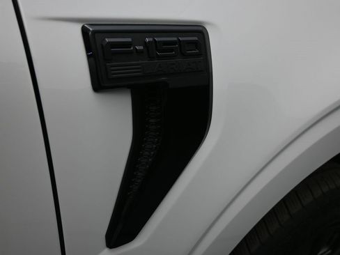 Used 2025 Ford F150 Lariat w/ Equipment Group 501A Mid image 12