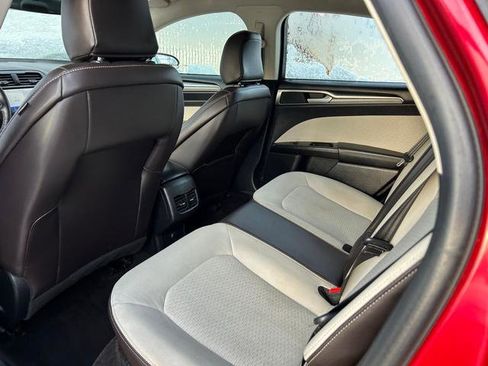 Used 2020 Ford Fusion SE w/ Equipment Group 151A image 10