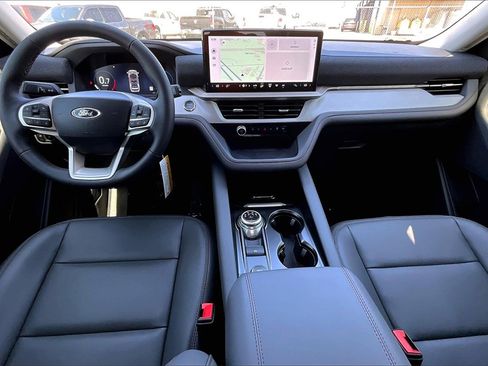 New 2025 Ford Explorer Active w/ Active Comfort Package image 4