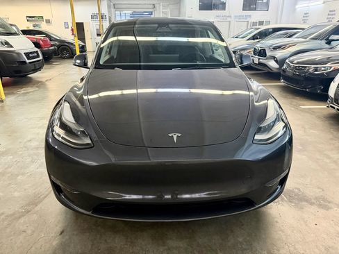 Used 2023 Tesla Model Y Performance AWD/4WD image 2