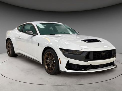 New 2025 Ford Mustang Dark Horse image 2