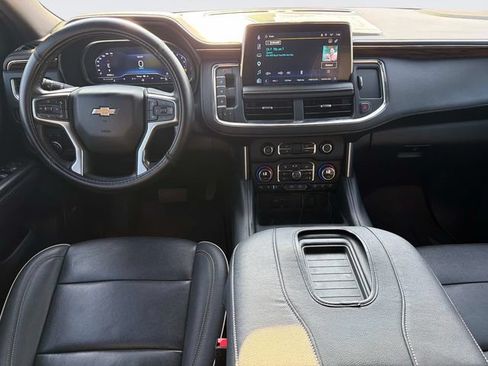 Used 2023 Chevrolet Suburban Premier RWD image 17