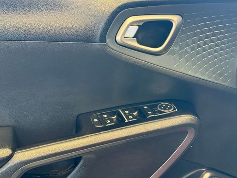 Used 2021 Kia Soul S image 16