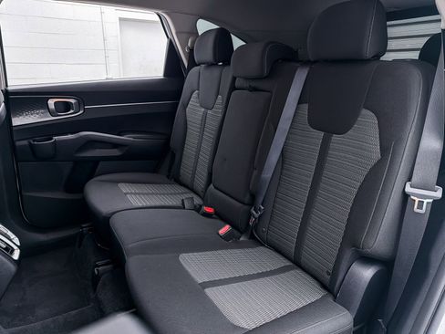 Used 2021 Kia Sorento LX image 26