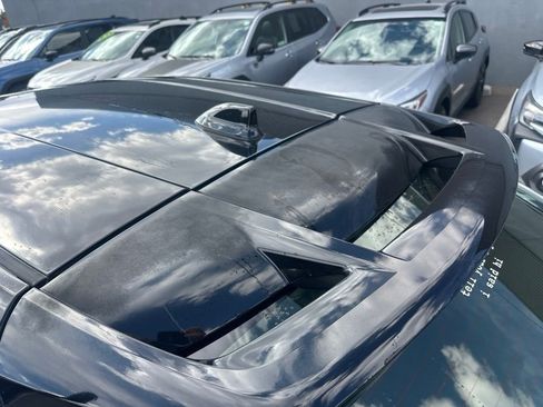 Used 2019 Toyota C-HR Limited FWD image 12
