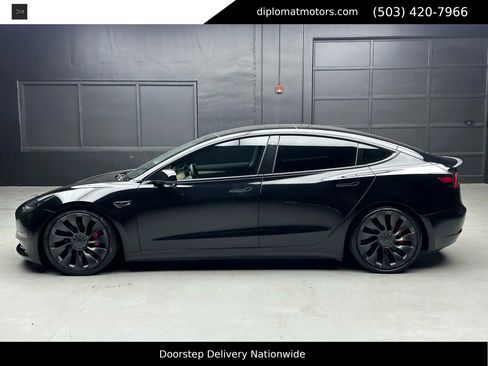 Used 2023 Tesla Model 3 Performance image 4