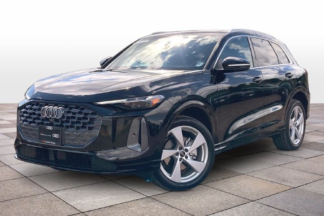 Used 2025 Audi Q5 Premium Plus AWD/4WD image 1