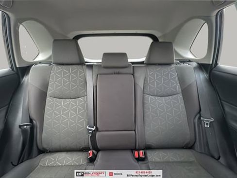 Used 2021 Toyota RAV4 XLE image 17