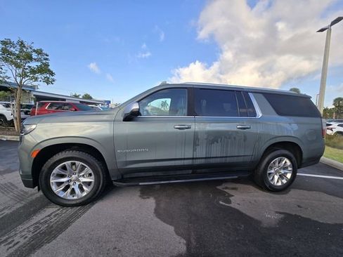 Used 2023 Chevrolet Suburban Premier image 4