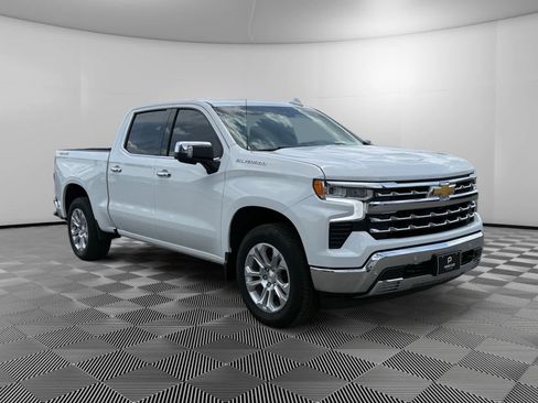 Used 2025 Chevrolet Silverado 1500 LTZ AWD/4WD image 7