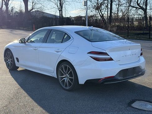 Used 2023 Genesis G70 2.0T image 5
