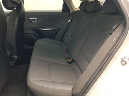 Used 2025 Kia K4 FWD image 18