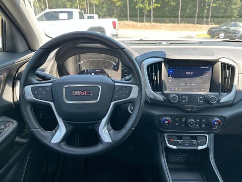 New 2024 GMC Terrain SLE w/ Driver Convenience Package FWD image 19