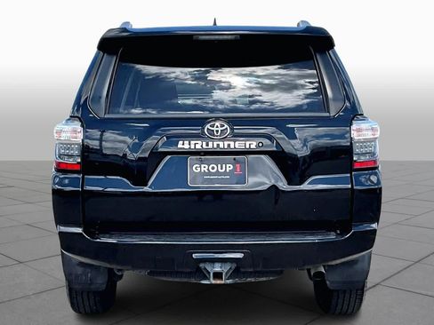 Used 2018 Toyota 4Runner SR5 image 5
