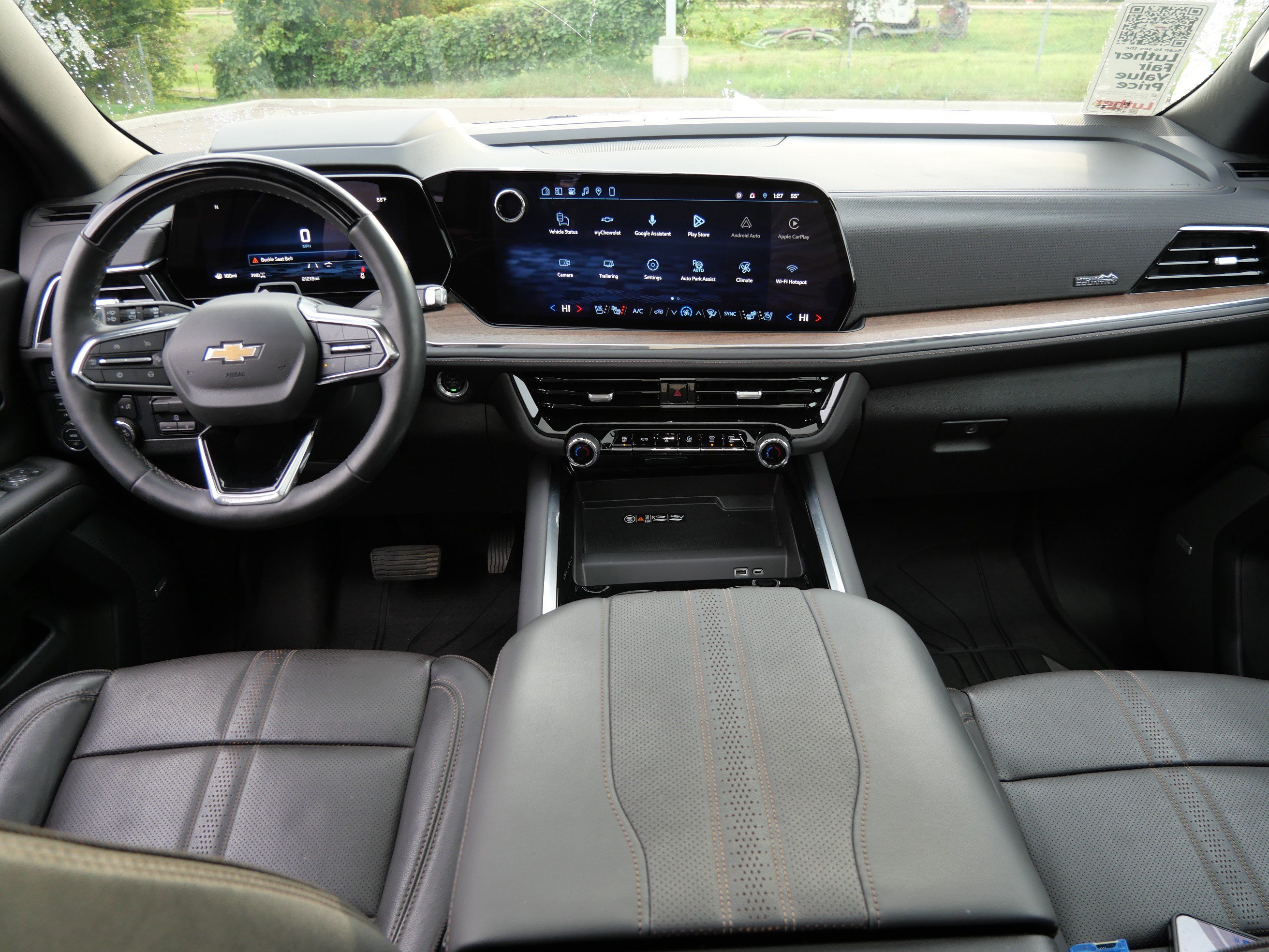 Used 2025 Chevrolet Tahoe High Country AWD/4WD image 10