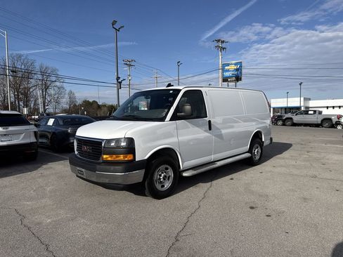 Used 2024 GMC Savana 2500 w/ Driver Convenience Package image 7