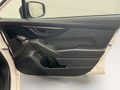 Used 2018 Subaru Impreza 2.0i Premium image 32