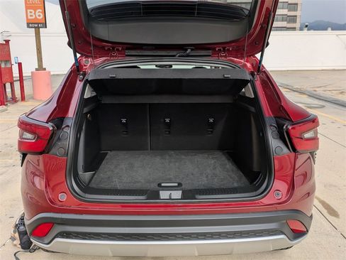 Used 2025 Chevrolet Trax LT w/ LT Convenience Package image 26