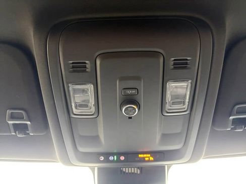 Used 2025 Chevrolet Tahoe LT AWD/4WD image 12