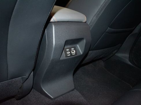 Used 2024 Subaru Crosstrek 2.5i Limited AWD/4WD image 24