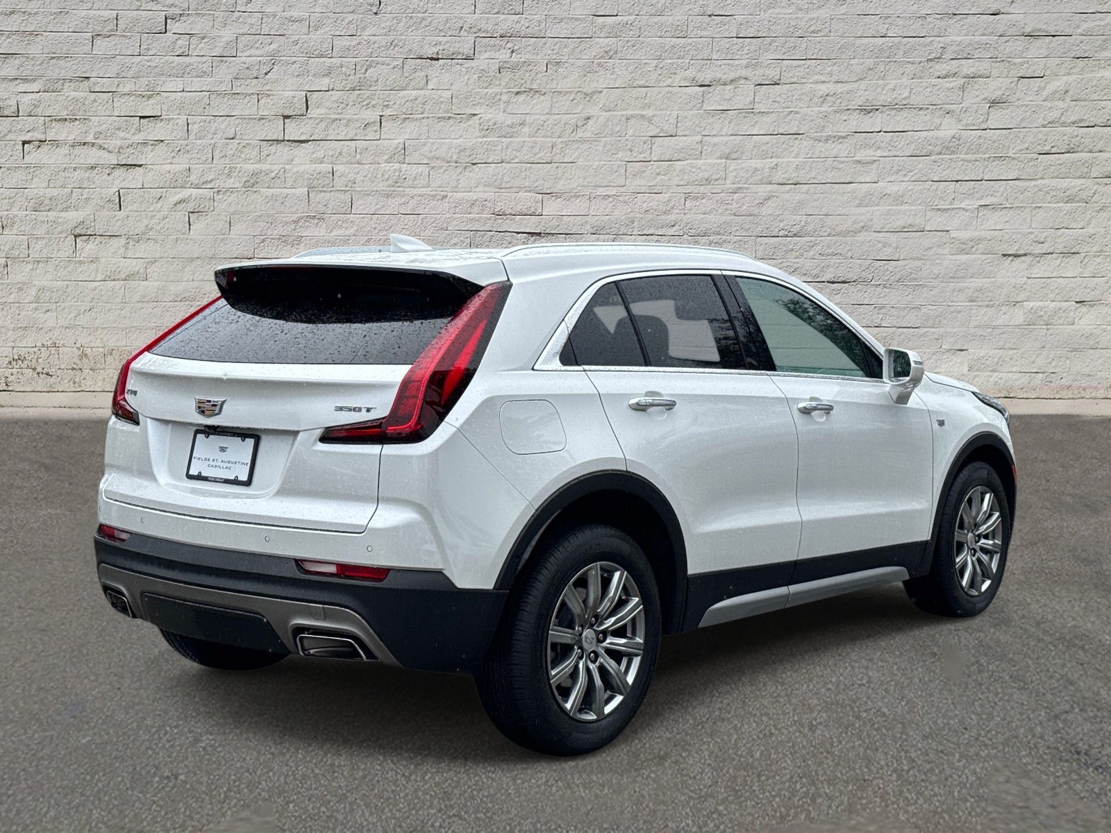 Used 2020 Cadillac XT4 Premium Luxury w/ Enhanced Visibility Package FWD image 5