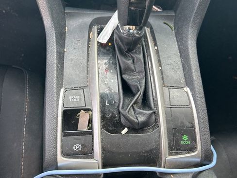 Used 2019 Honda Civic LX image 3