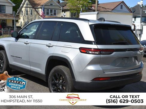 Used 2025 Jeep Grand Cherokee Altitude AWD/4WD image 8