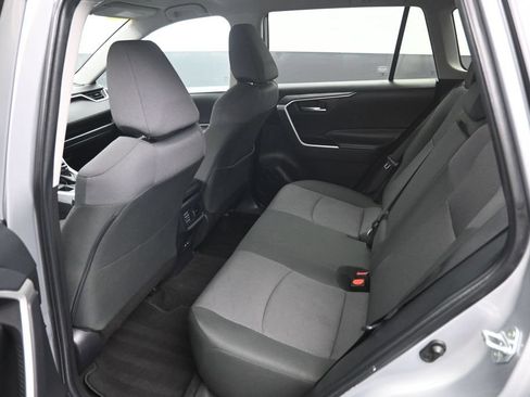 Used 2025 Toyota RAV4 XLE AWD/4WD image 10
