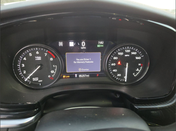 Used 2023 Cadillac XT6 Sport w/ Technology Package AWD/4WD image 4