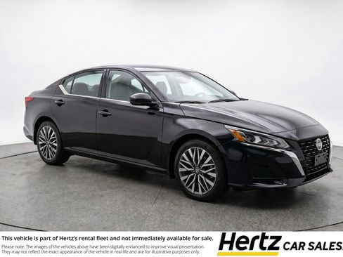Used 2025 Nissan Altima 2.5 SV FWD image 1