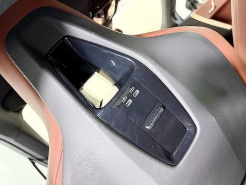 Used 2023 BMW iX xDrive50 w/ Sport Package image 39