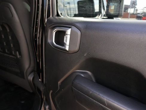 Used 2021 Jeep Gladiator Mojave image 16