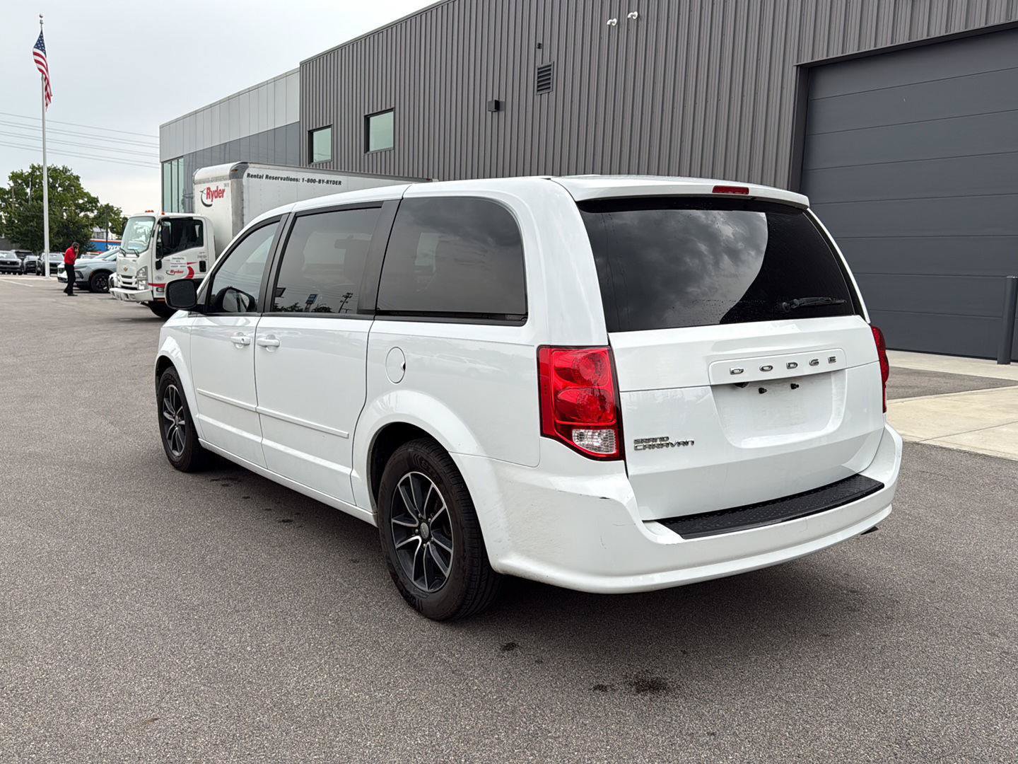Used 2016 Dodge Grand Caravan SXT FWD image 5