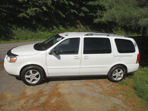 Used 2005 Chevrolet Uplander LS w/ LS Easy Order Package image 3
