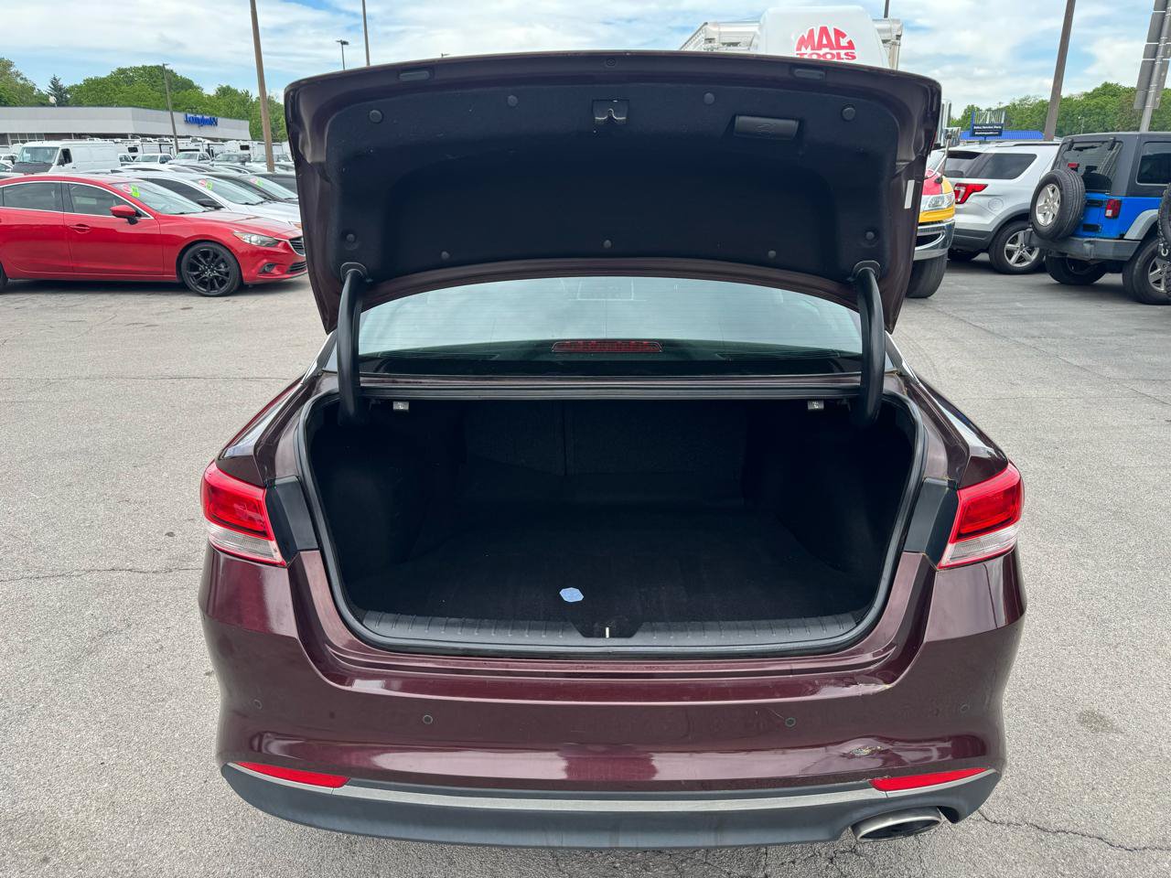 Used 2018 Kia Optima LX FWD image 10