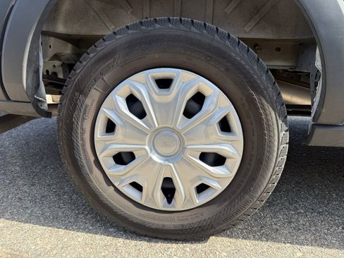 Used 2025 Ford Transit 350 XLT RWD image 8