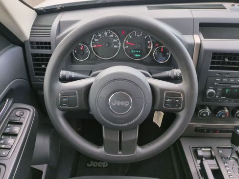 Used 2012 Jeep Liberty Sport AWD/4WD image 22