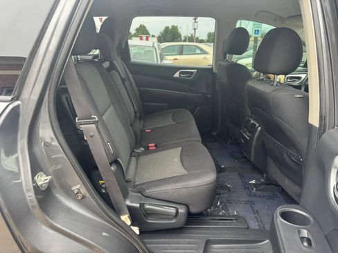 Used 2019 Nissan Pathfinder S FWD image 14