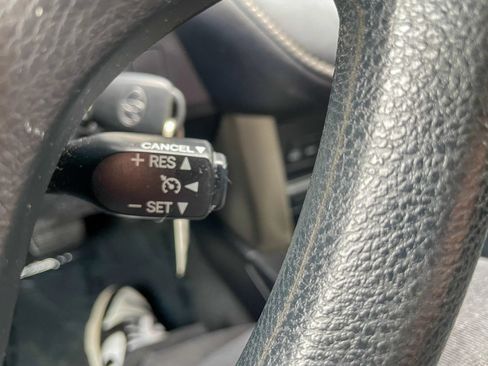 Used 2013 Toyota RAV4 XLE AWD/4WD image 30